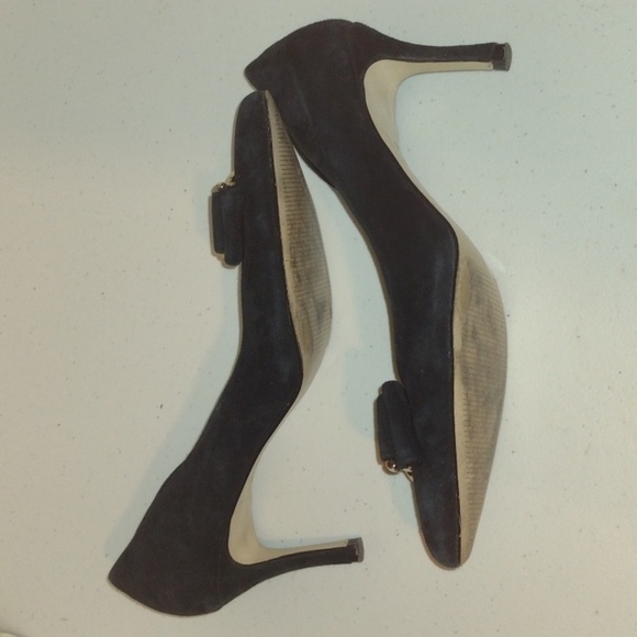 Classy black heel with bow and gold accents 6m bcbgeneration - Picture 4 of 11